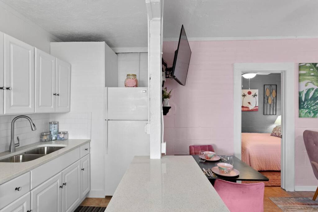 Appartement The Pink Oasis Waterfront 1 Bed Apt à Tampa Extérieur photo