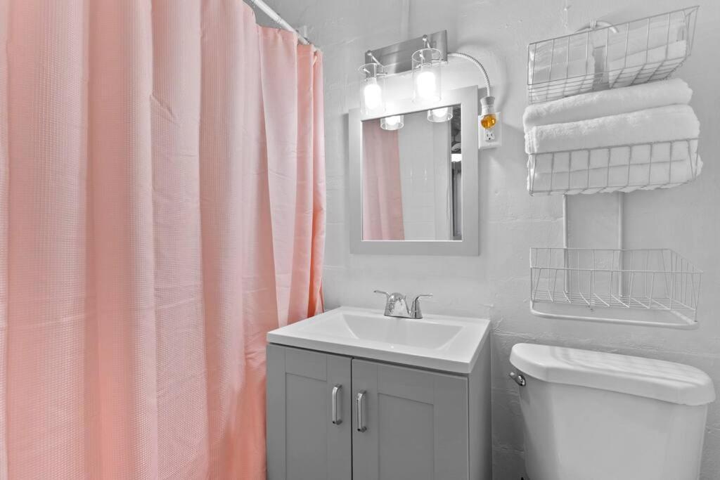 Appartement The Pink Oasis Waterfront 1 Bed Apt à Tampa Extérieur photo